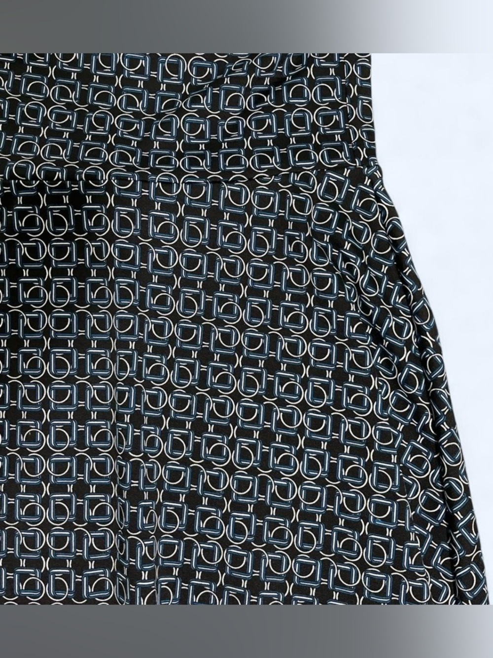 Y2K Hypnotized Skirt - Picture 5 of 8